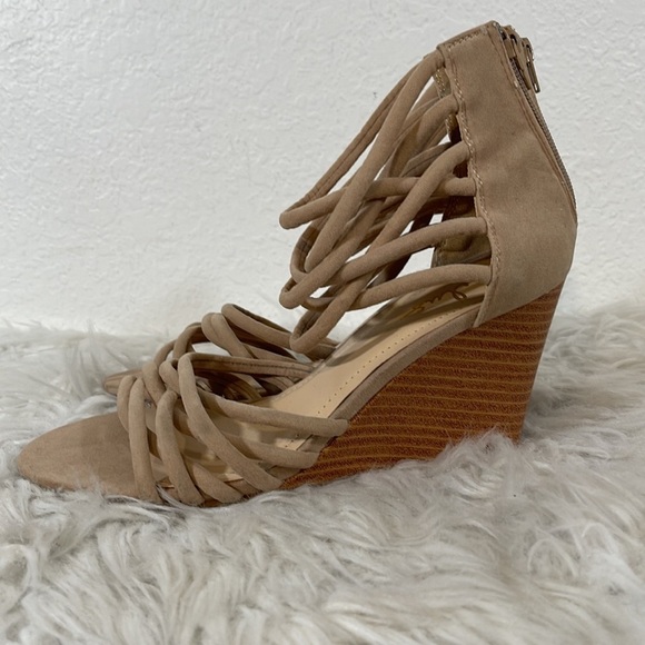 LULUS Pure Instinct Nude Suede Caged Wedges Size 9 New - Picture 4 of 13